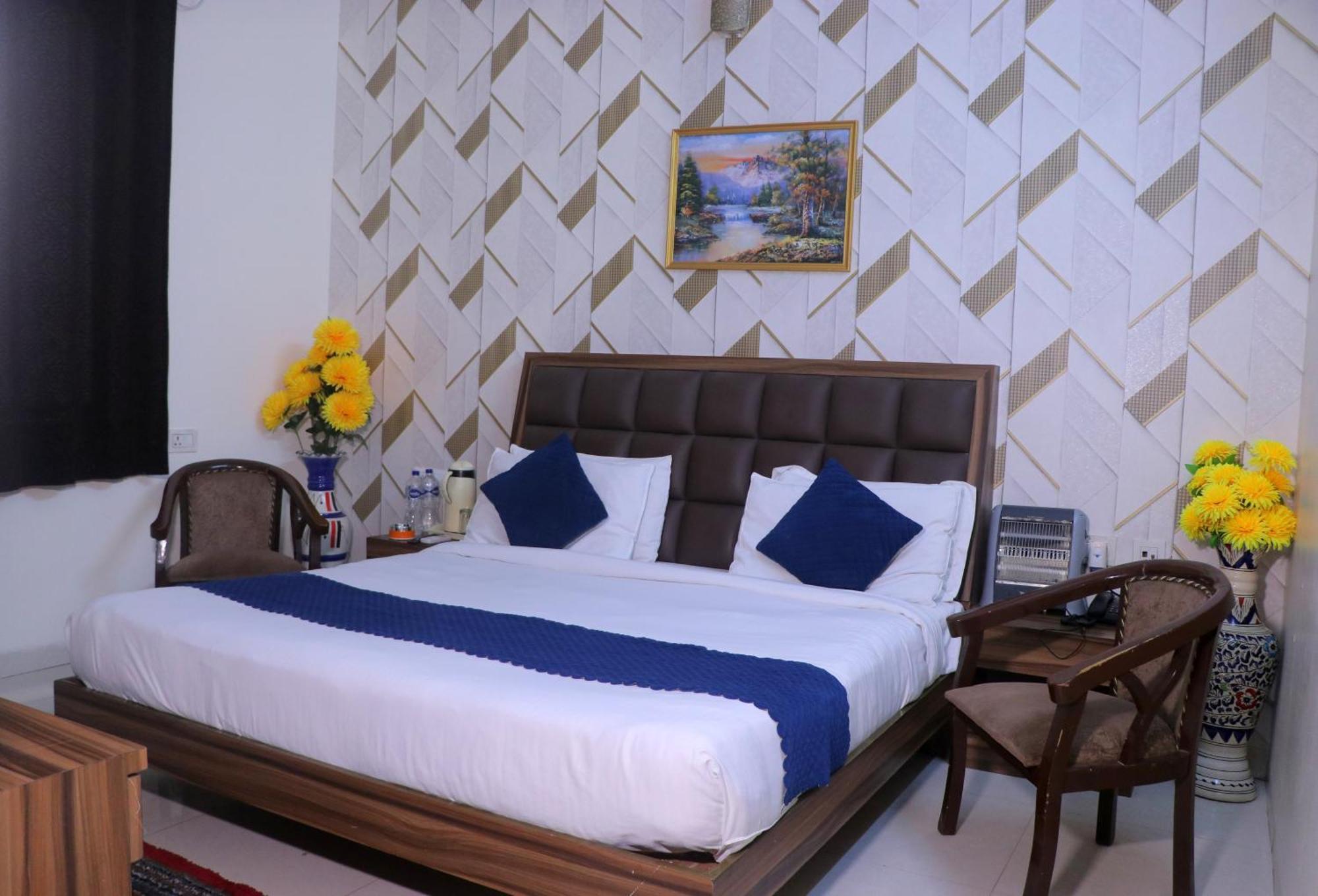 Hotel Panache Mathura Eksteriør bilde