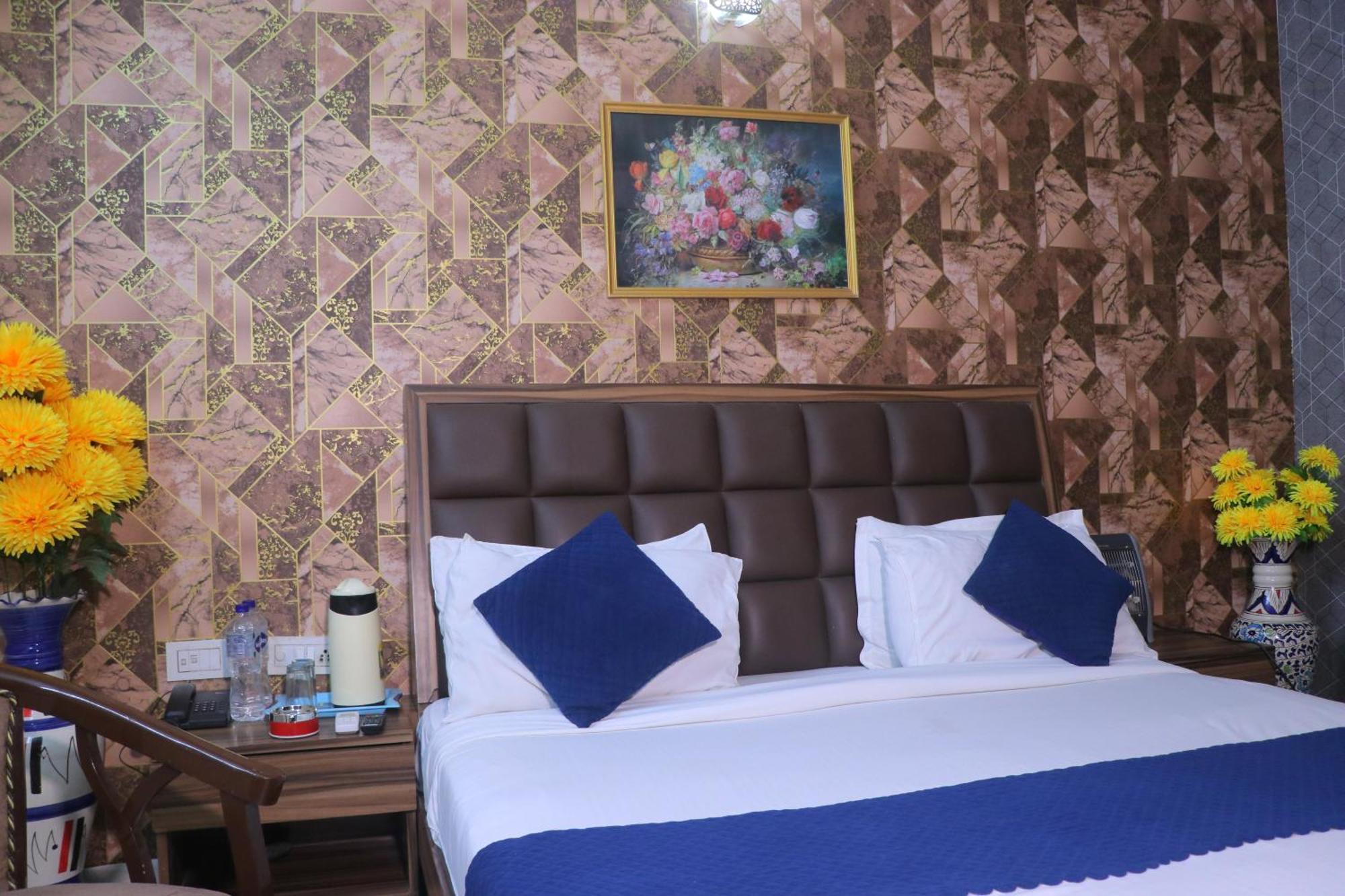 Hotel Panache Mathura Eksteriør bilde
