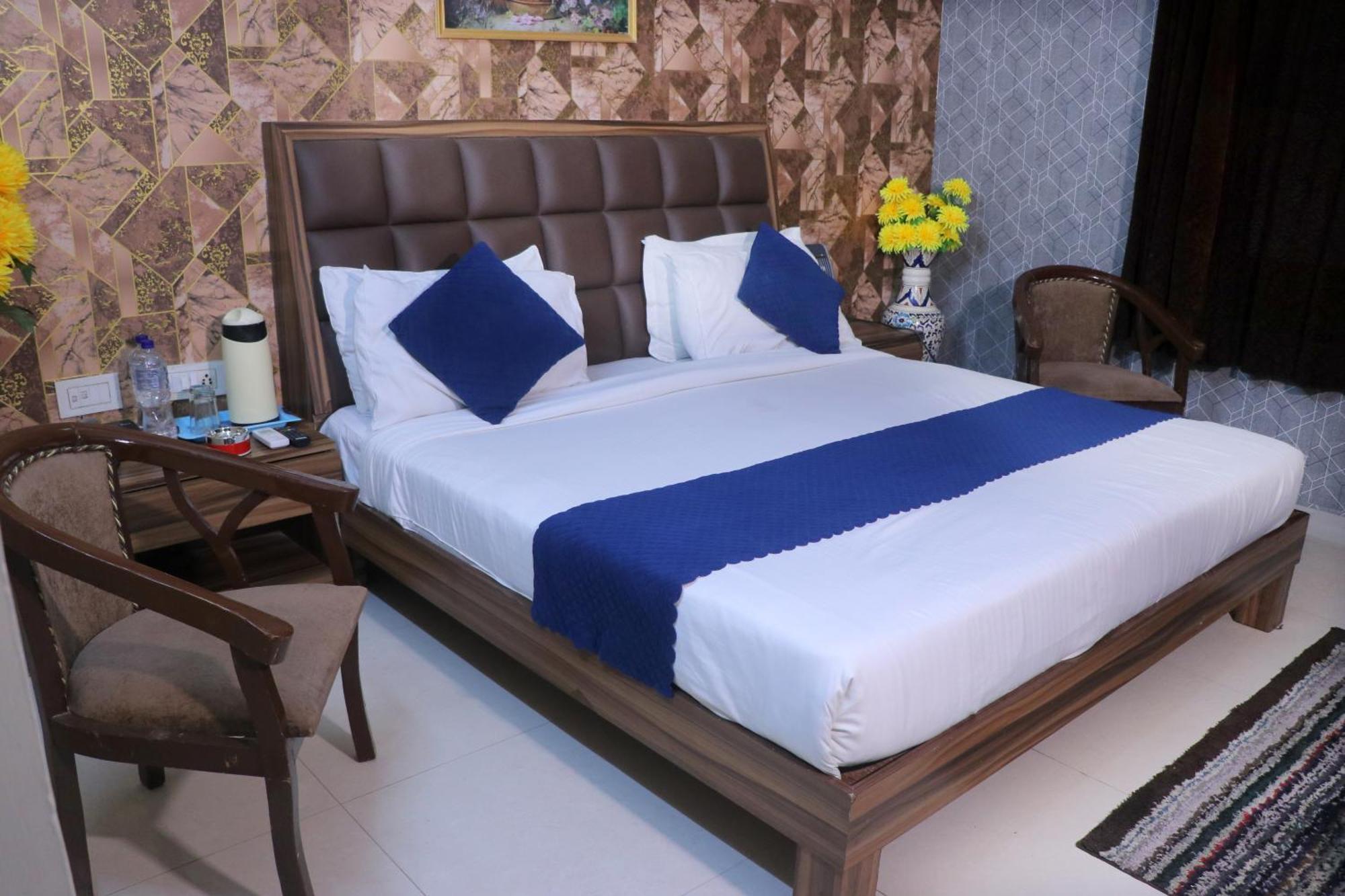 Hotel Panache Mathura Eksteriør bilde